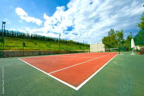 empty tennis court © chirnoagarazvan