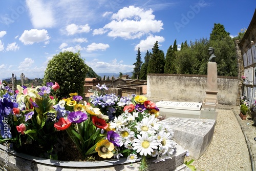 colore e nuvole al cimitero delle Porte Sante, Firenze photo
