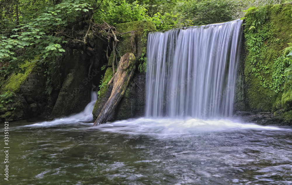 Pequeña catarata.