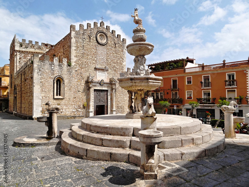 Piazza del Duomo a Taormina en sicile