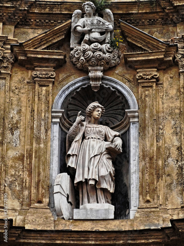 Il teatro del sole - statue - Palerme