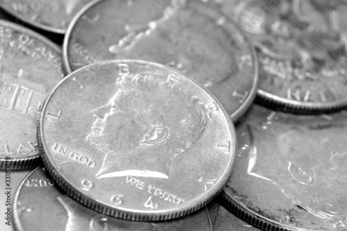 Cuadro en lienzo Bed of Half Dollars