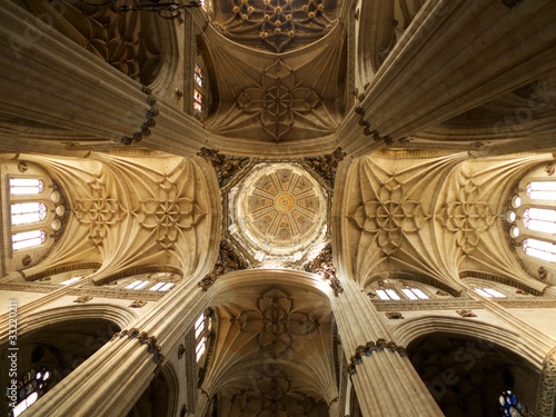 Fotografia, Obraz ceiling cupola indoors at Salamanca cathedral