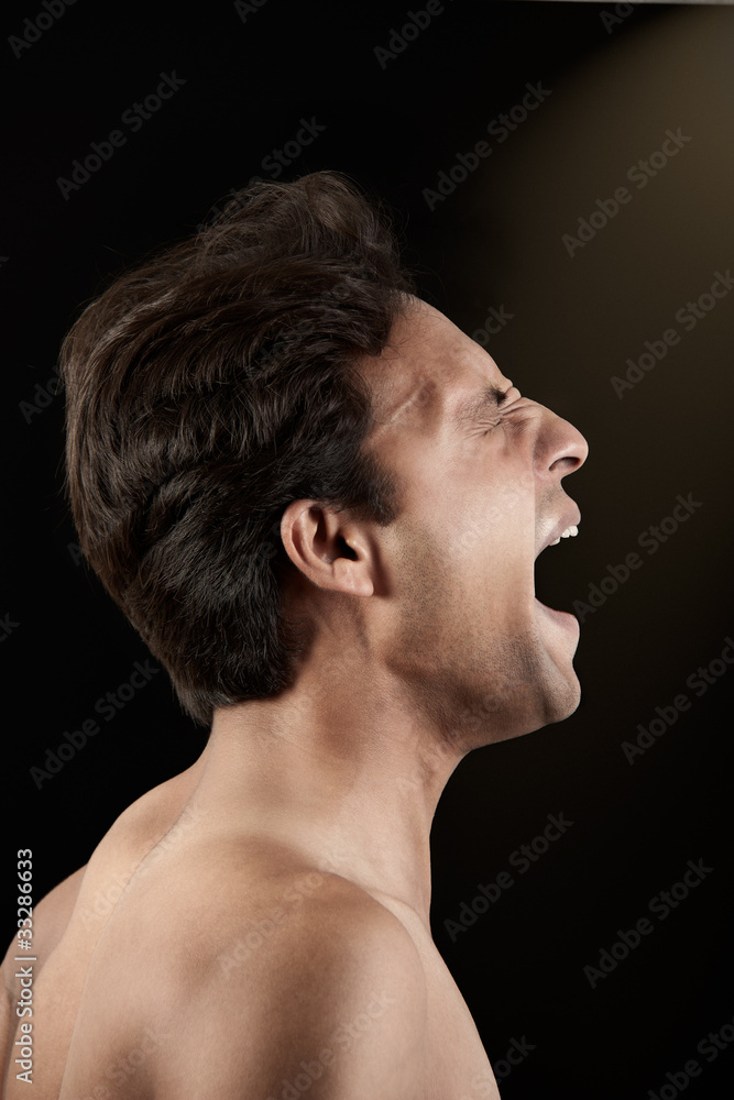 Obraz premium Angry Indian man screaming