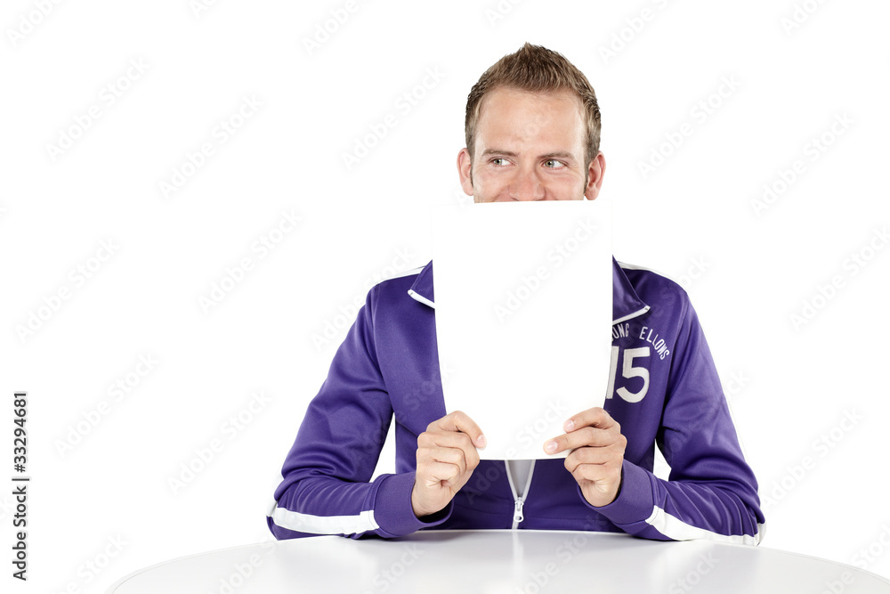 Mann versteckt Gesicht hinter Papier Mann versteckt Gesicht hinter Papier