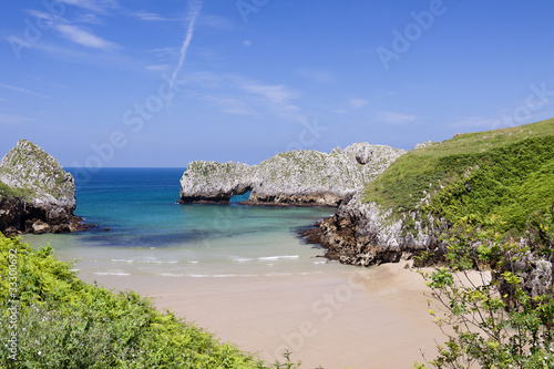 Playa en el Cantábrico (San Vicente de la Barquera) photo