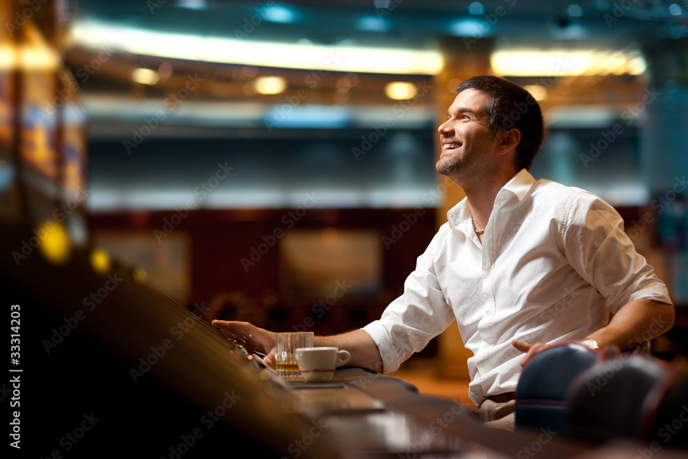 Naklejka premium hoping to win casino player