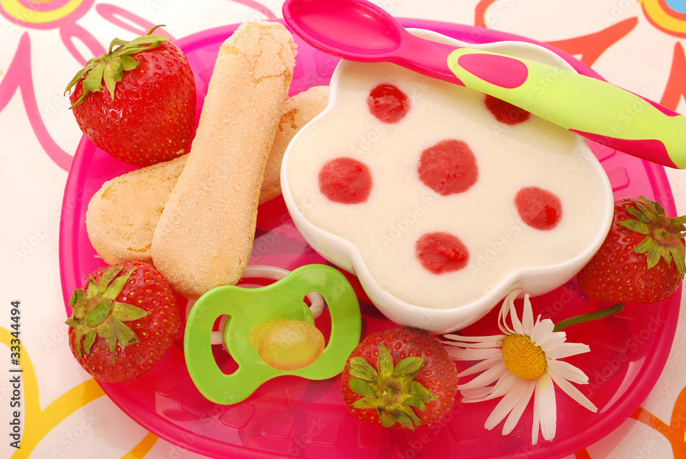 semolina dessert with strawberry sauce semolina dessert with strawberry sauce