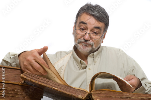 Картината върху платно archivist with ancient books