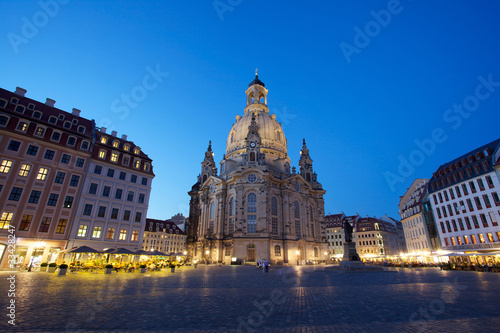 Frauenkirche Dresden in der Abenddämmerung
