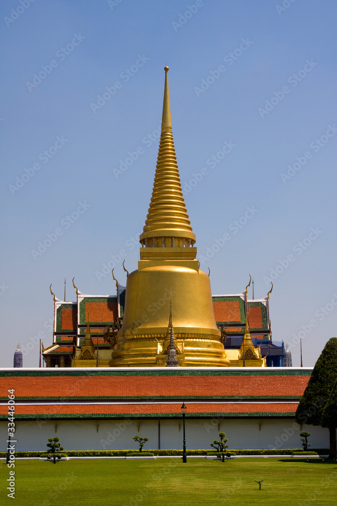 Fototapeta premium Bangkok grand palace in sunny day.