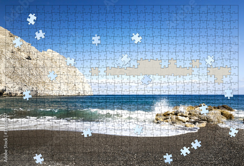 Foto incomplete puzzle beach