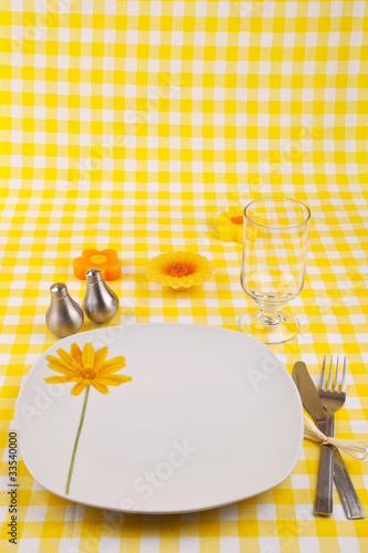 Summer table setting