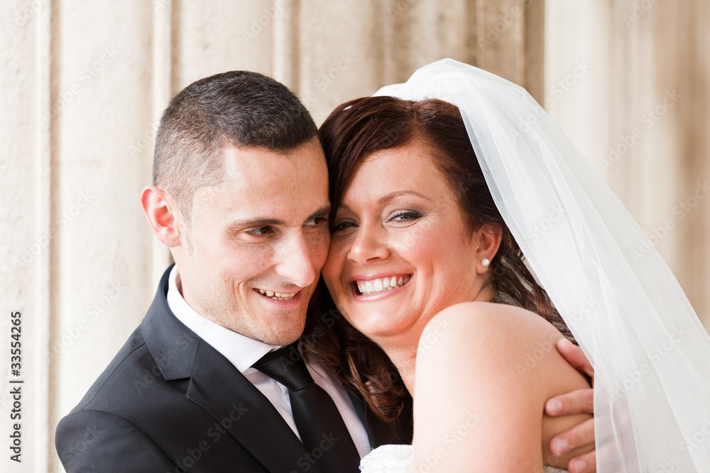 glückliches hochzeitspaar glückliches hochzeitspaar