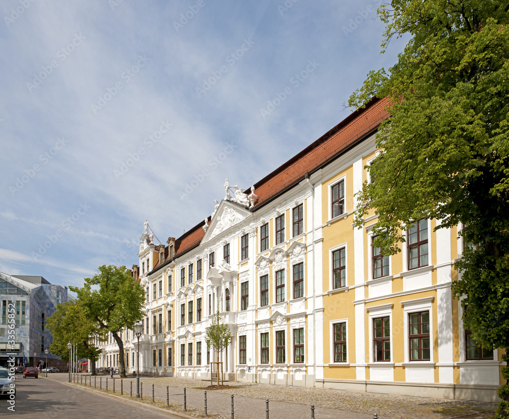 Das Landtagsgebäude am Domplatz in Magdeburg