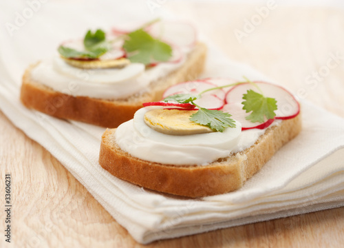 Sandwich with egg and radish