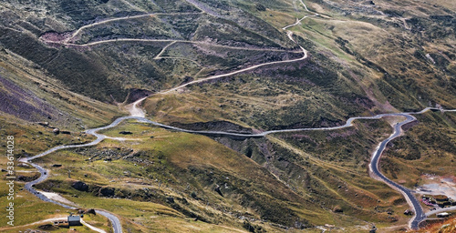 Mountains roads © Provisualstock.com