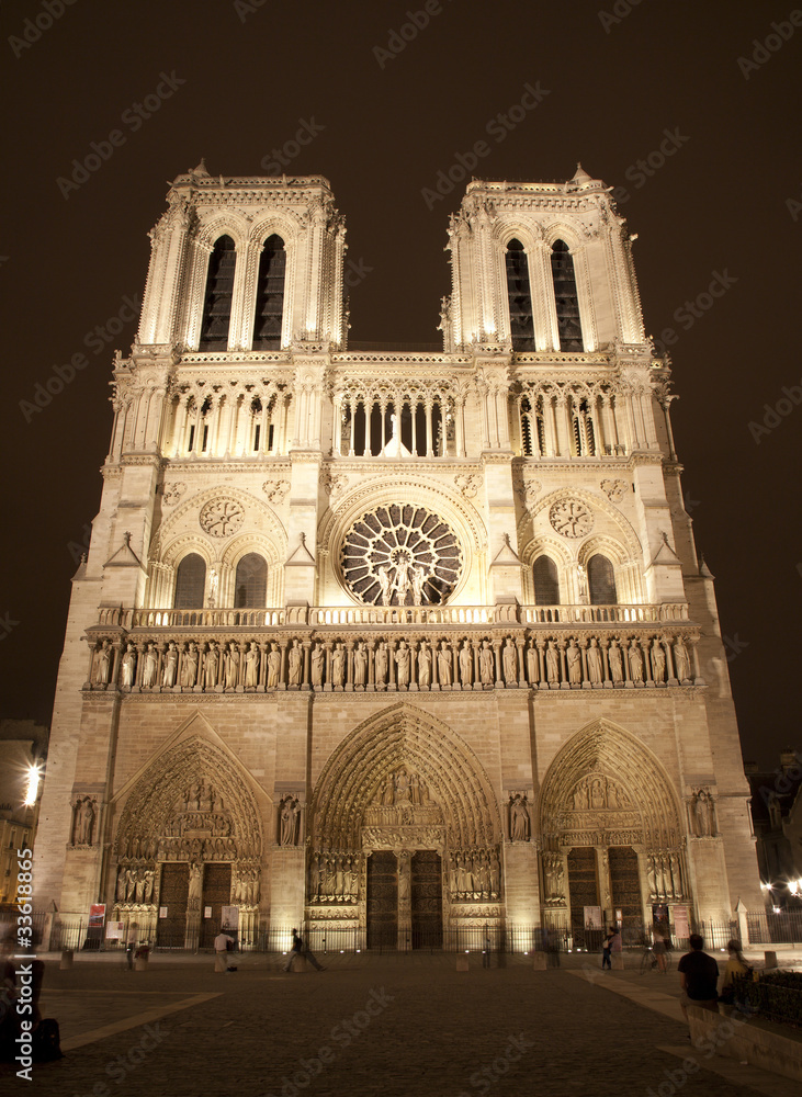 Stock Photo: Paris - Notre-Dame cathedral in the night