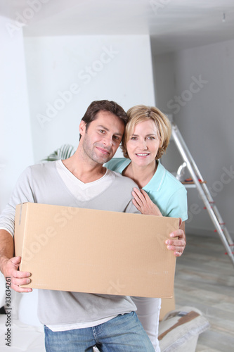 Portrait of a couple on moving day
