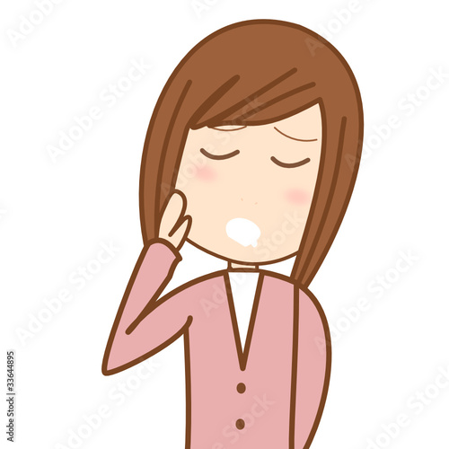 居眠りする女性