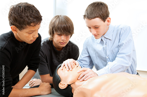 Obraz na płótnie Boys Practicing CPR