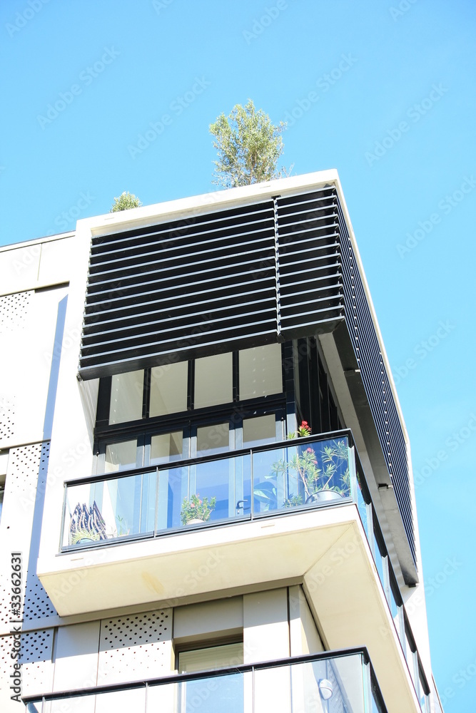 Duplex Avec Balcon Loggia Et Terrasse Sur Le Toit Stock Photo Adobe Stock