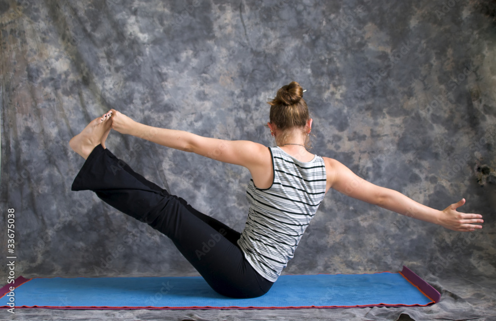 7 Boat Pose Steps to a Stronger Core | LoveToKnow Health & Wellness