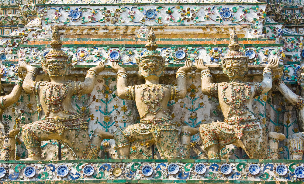 Guardian statue (yak) at the temple Wat Arun