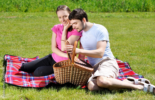 Couple on picnic © haveseen