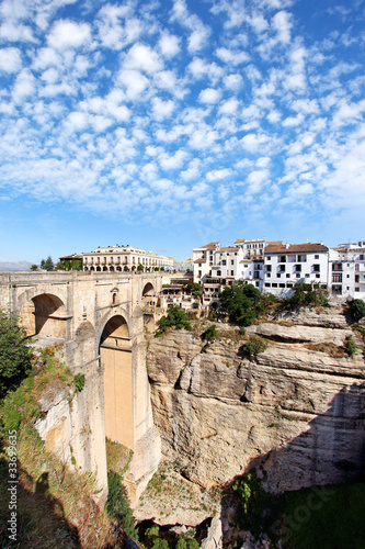 Blick auf Ronda mit Puente Nuevo, Spanien © fotobeam
