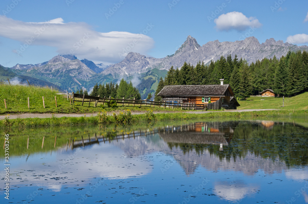 Fototapeta premium Haus in den Bergen
