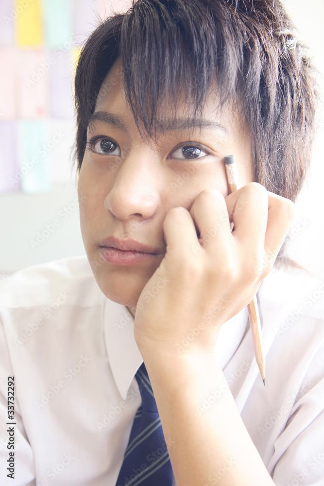 頬杖をつく男子高校生 Stock Photo Adobe Stock 頬杖をつく男子高校生 Stock Photo Adobe Stock