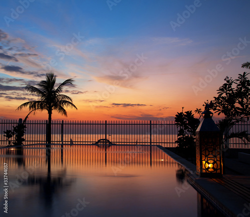 Sunset and infinity pool © and.one