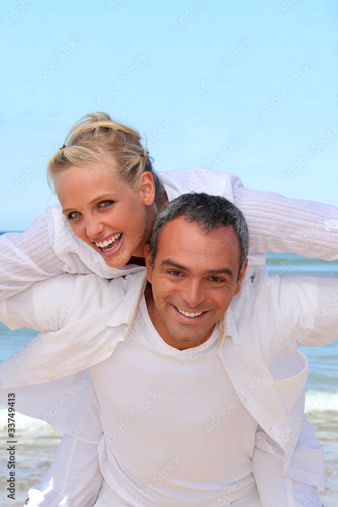 Obraz premium Couple by the sea