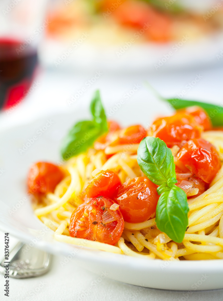 Spaghetti with cherry tomatoes and fresh basil Spaghetti with cherry tomatoes and fresh basil