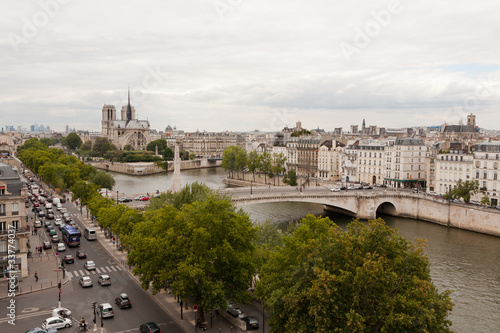 The cathedral Notre-Dame of Paris © Rob'Art Photo
