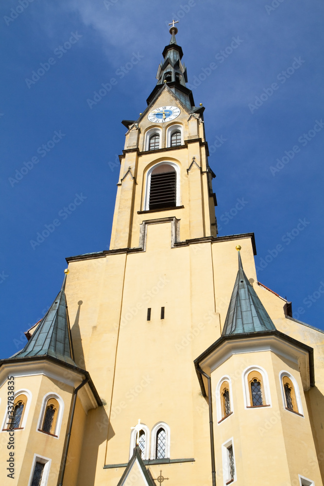 Historischer Kirchturm in Bad Tölz, Oberbayern
