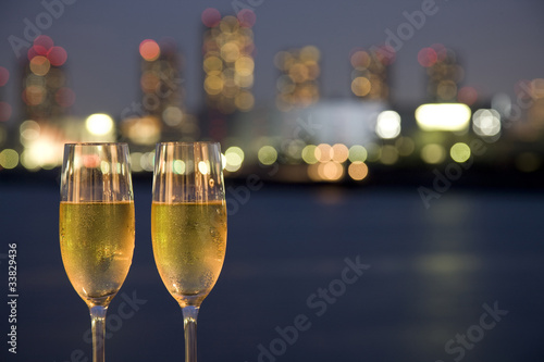 シャンパンと夜景