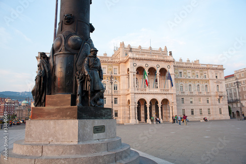 Statua in bronzo in Piazza Unità d'Italia. Trieste