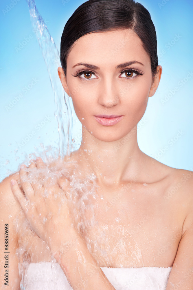Naklejka premium clean face and stream of water