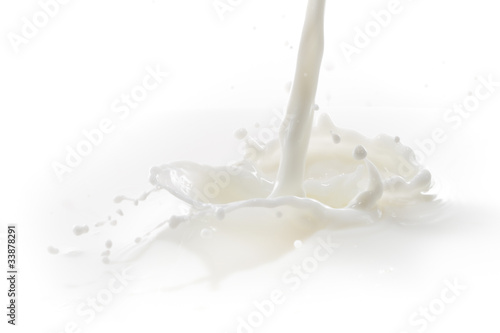 milk splash © kubais