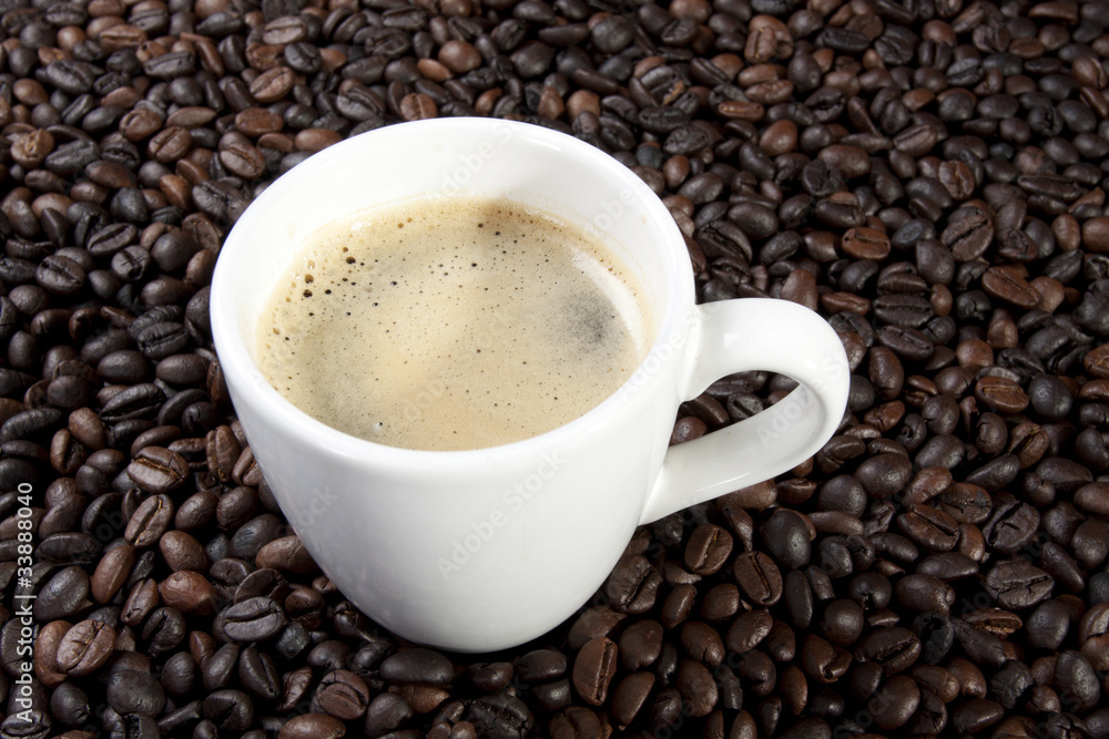 Fototapeta premium espresso coffee, espresso coffee in white ceramic cup.