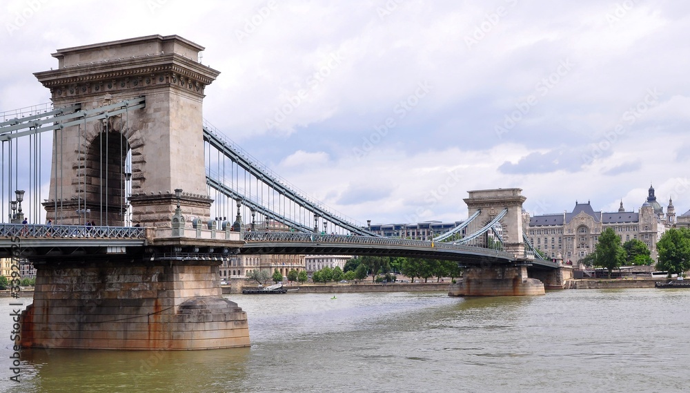 Obraz premium Szechenyi chain bridge in Budapest