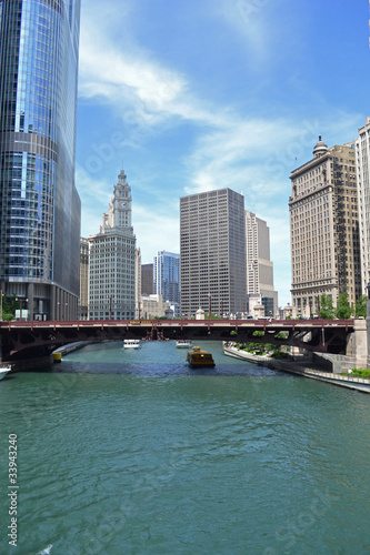 Summertime on the Chicago River © jessicakirsh