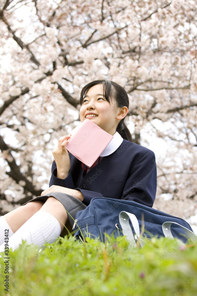本を読む女子中学生 本を読む女子中学生