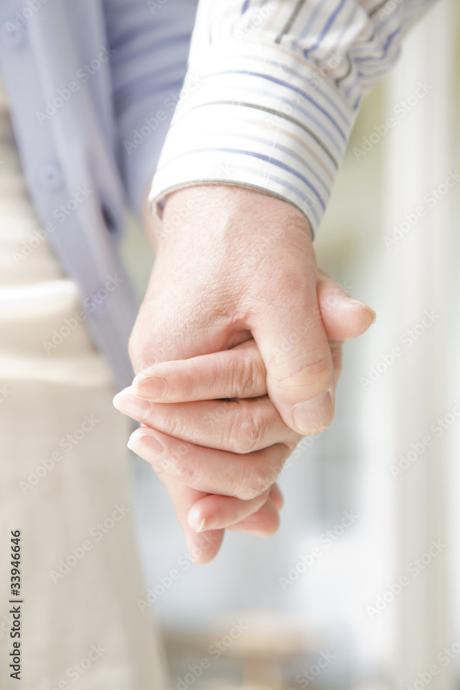 手を握る老夫婦の手元 Stock Photo Adobe Stock