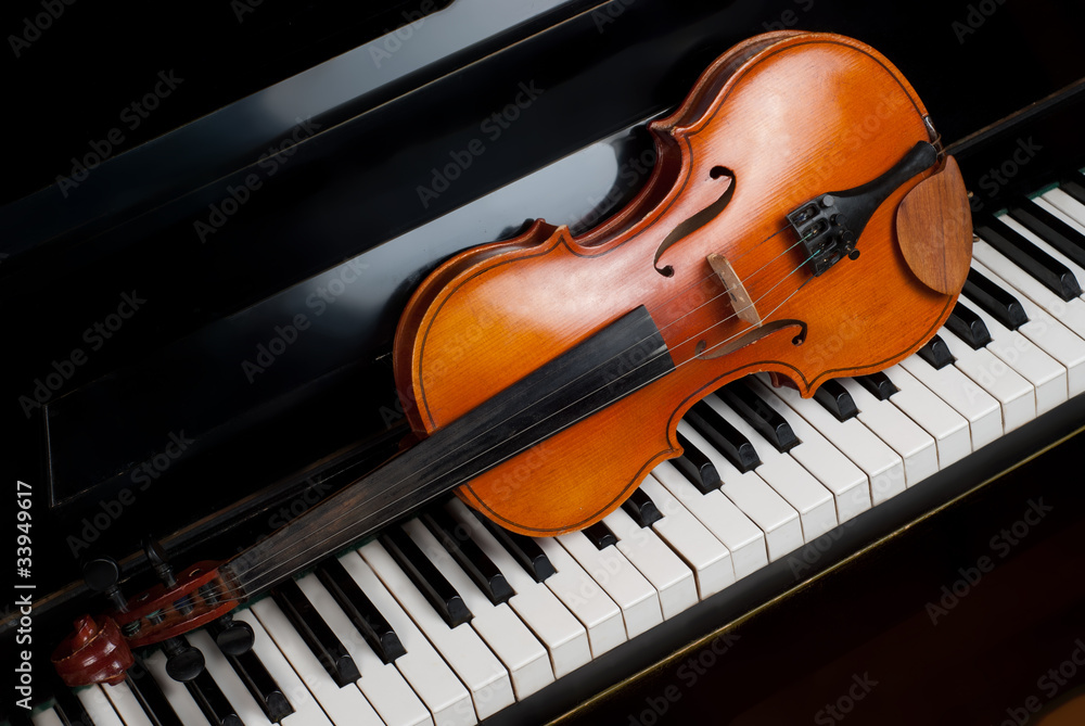 Fototapeta premium Violin and piano
