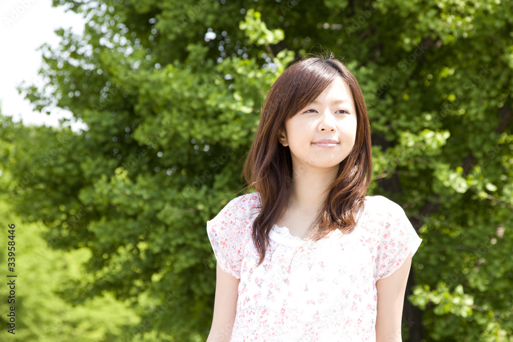 笑っている女性 笑っている女性