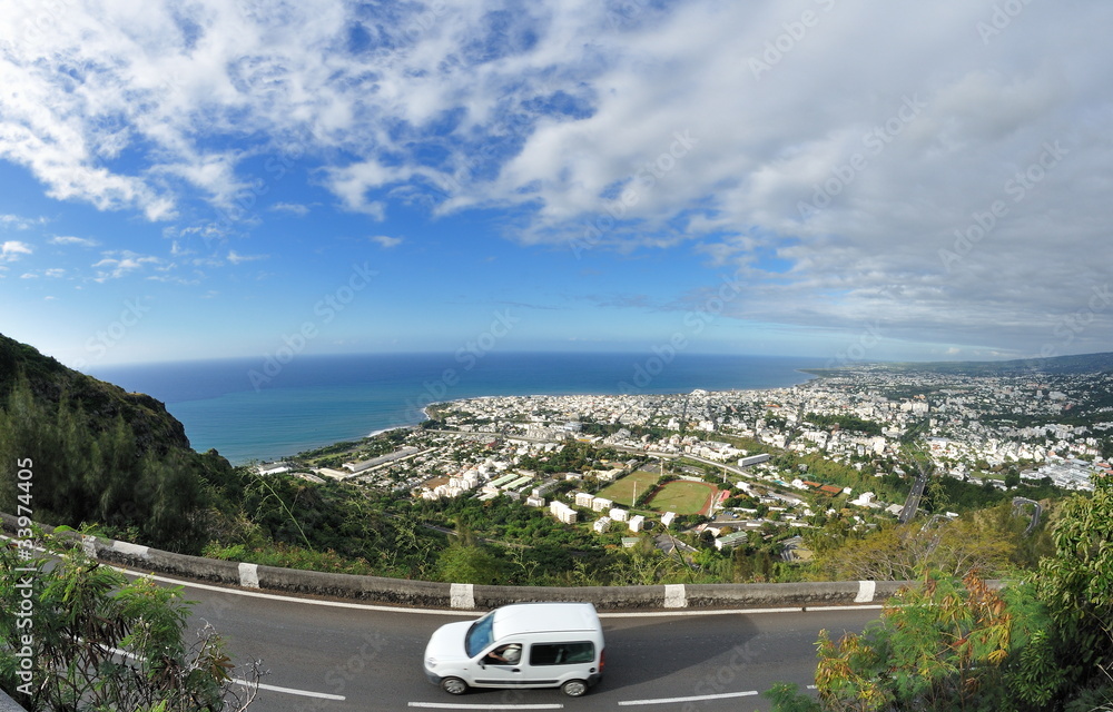 Saint-Denis de La Réunion.