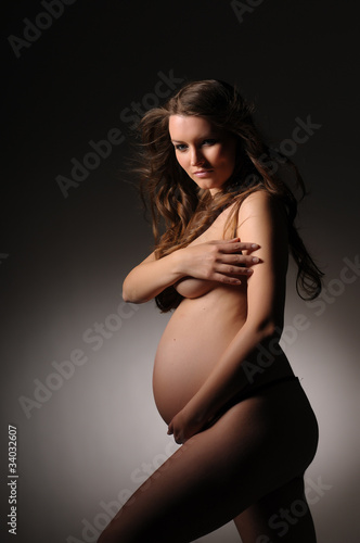 Pregnant woman © Vojtech Vlk